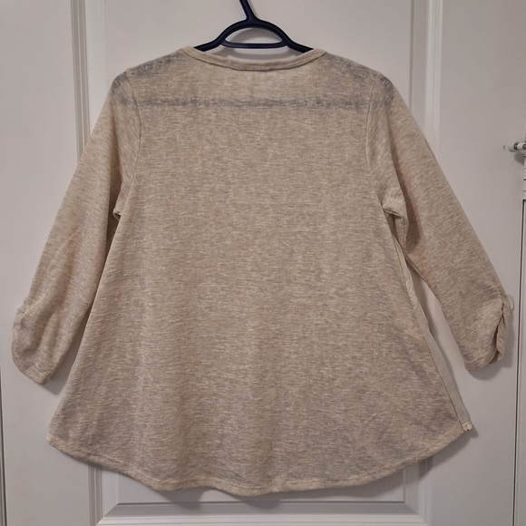 Flowy Lace Top - Picture 2 of 2